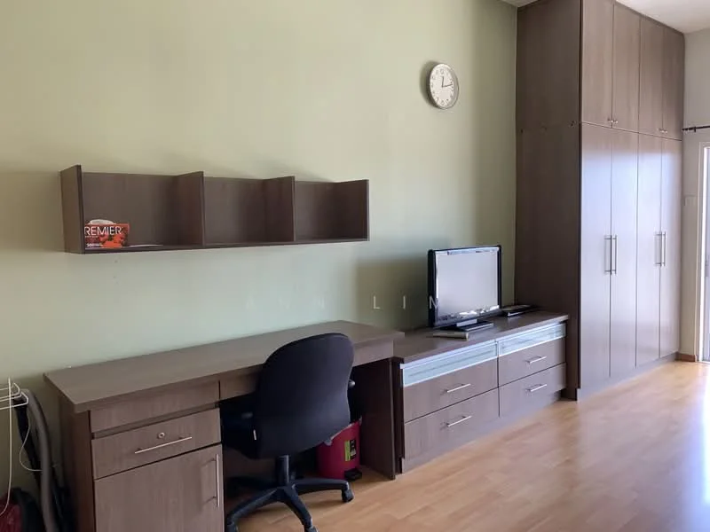 Study features: light green painted walls, laminate flooring, built-in wardrobe with sliding doors, wooden desk with drawers, black office chair, wall-mounted TV, open shelving unit, clock on the wall; style: modern.