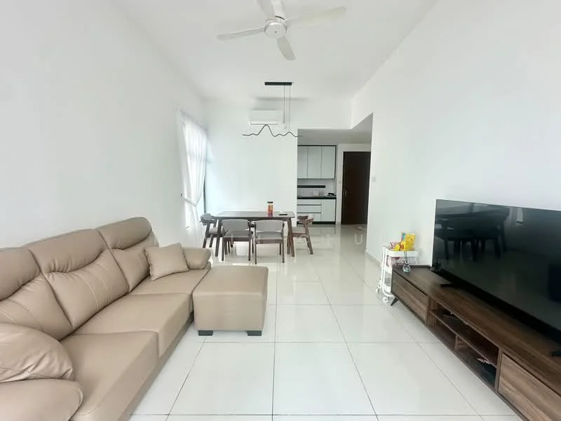 Living features: beige leather sectional sofa, coffee table, wall-mounted TV, TV console in wood, white painted walls, white ceiling, recessed downlights, floor-to-ceiling windows with sheer curtains, ceramic tile flooring, 1 wall-mounted split AC, area rug, dining table with wooden chairs in background; style: modern.