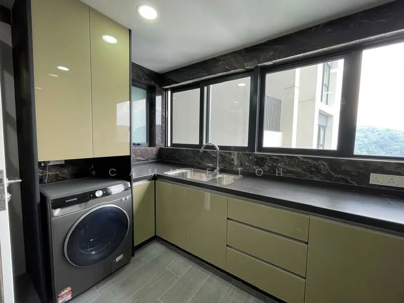 Kitchen features: single-bowl stainless-steel sink, chrome pull-down faucet, black countertop, cream cabinetry, built-in washing machine, grey tile flooring, black marble backsplash, floor-to-ceiling windows; style: modern; view: mountain.
