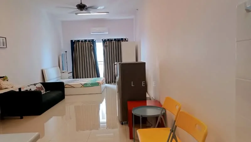 Living features: white painted walls, glossy tile flooring, 5-blade ceiling fan, floor-to-ceiling windows, blackout curtains, sofa in dark green fabric, single bed with mattress, fridge, round table, two plastic chairs in yellow, air conditioning unit; style: modern.