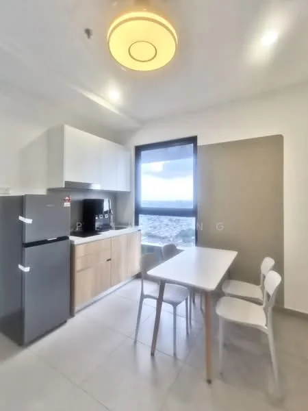 Kitchen features: white shaker cabinets, grey laminate countertop, stainless-steel fridge, built-in oven, 4-burner gas hob, single-bowl stainless-steel sink, chrome pull-down faucet, dining table for 4, white plastic dining chairs, floor-to-ceiling window, grey accent wall, recessed ceiling light; style: modern; view: city.