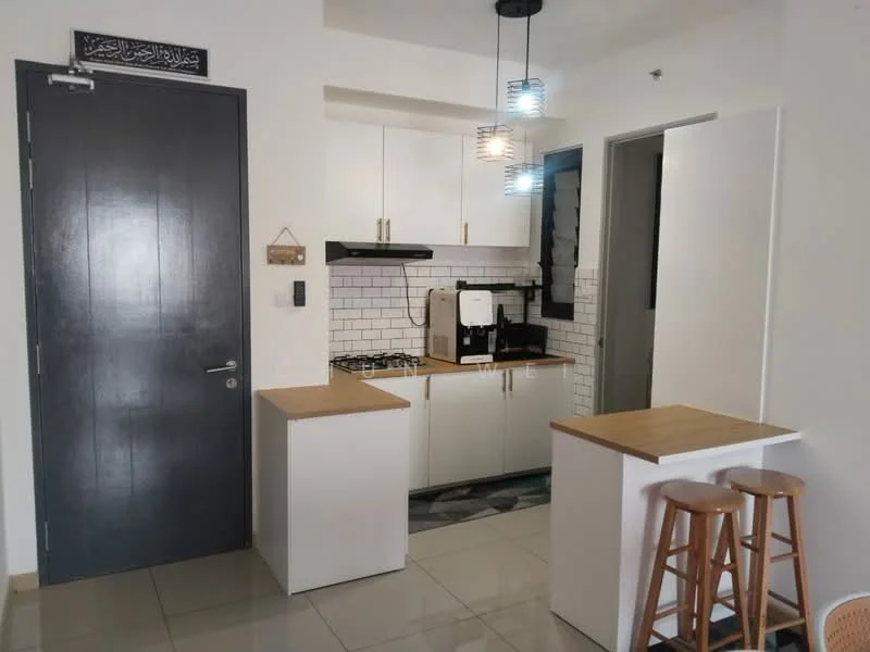 Kitchen features: white shaker cabinets, black countertop, stainless-steel gas hob, built-in coffee machine, white subway tile backsplash, refrigerator, pendant lighting, bar stools, grey tile flooring; style: modern.
