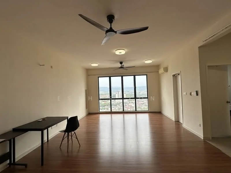 Living features: laminate flooring, white painted walls, 5-blade ceiling fan, 2 ceiling lights, large floor-to-ceiling windows, city view, 1 wall-mounted air conditioning unit, dining table with chair; style: modern; view: city.