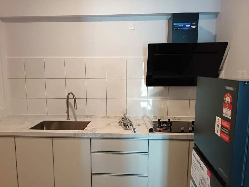 Kitchen features: single-bowl stainless-steel sink, chrome pull-down faucet, marble countertop, white tiled backsplash, built-in gas hob, exhaust hood, stainless-steel fridge, flat-panel white cabinets, drawer storage, grey cabinetry, wall-mounted appliance, light-colored walls; style: modern.