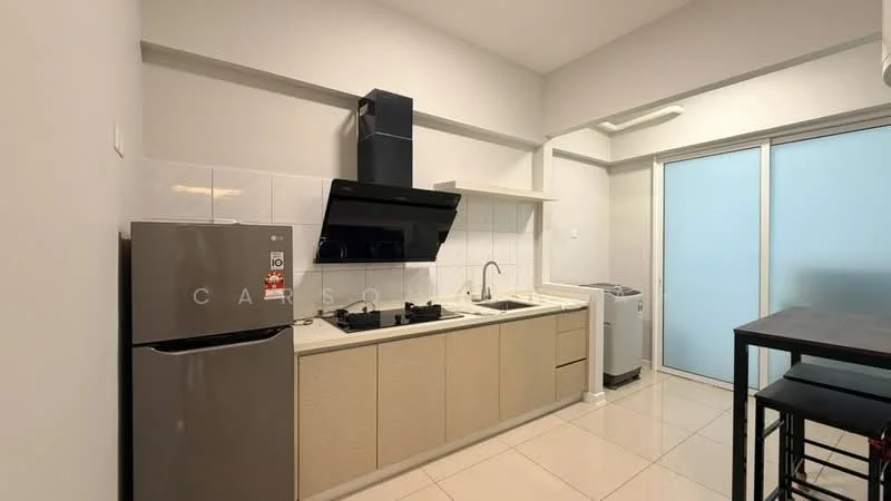Kitchen features: light grey cabinetry, white tiled backsplash, black extractor hood, single-bowl stainless-steel sink, chrome pull-down faucet, 4-burner gas hob, stainless-steel fridge, built-in washing machine, countertop with space for appliances, floor-to-ceiling sliding glass door, white walls, tile flooring; style: modern.