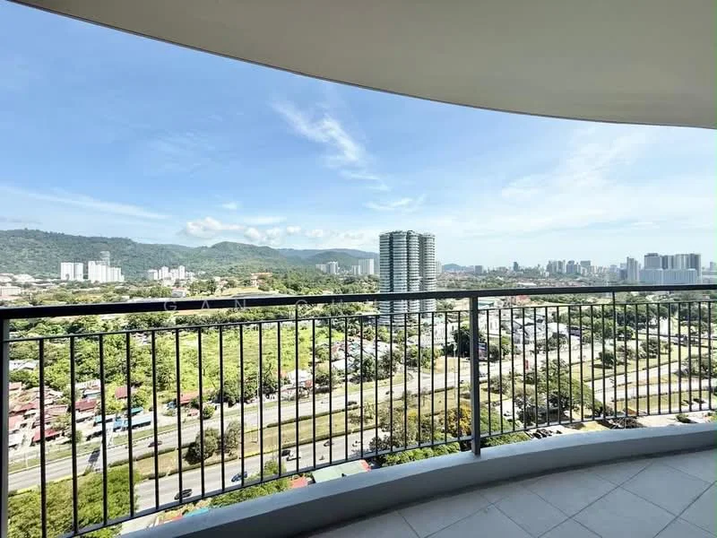Room style: modern; view: city.