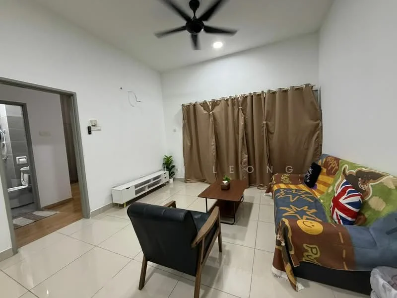 Living features: white painted walls, glossy tile flooring, 5-blade ceiling fan, sofa with colorful throw blanket, wood coffee table, black armchair, curtains in beige, wall-mounted air conditioning unit; style: modern.