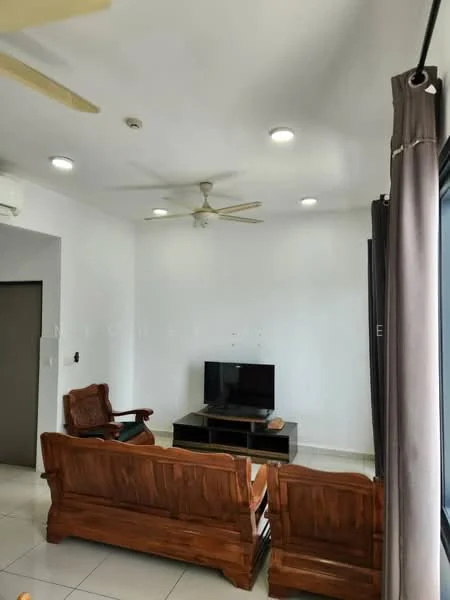 Living features: white painted walls, tile flooring, 5-blade ceiling fan, recessed LED downlights, wall-mounted TV, wooden sofa set, coffee table, curtains, air conditioning unit; style: modern.
