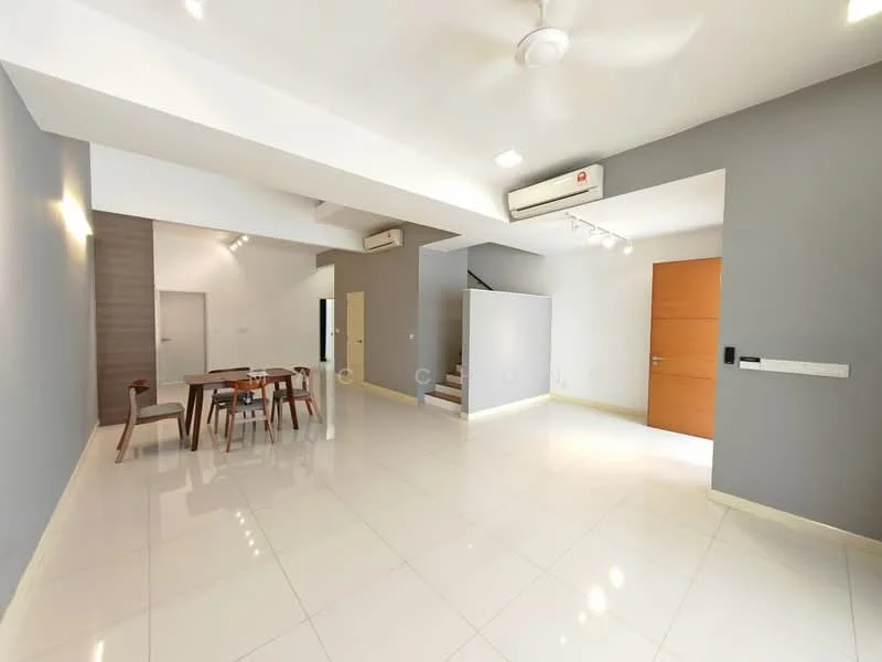 Living features: white painted walls, grey accent wall, polished ceramic tile flooring, 5-blade ceiling fan, recessed LED downlights, dining table with 6 chairs, staircase with wooden steps, air conditioning unit on wall, large windows for natural light, open layout, door leading to hallway; style: modern.