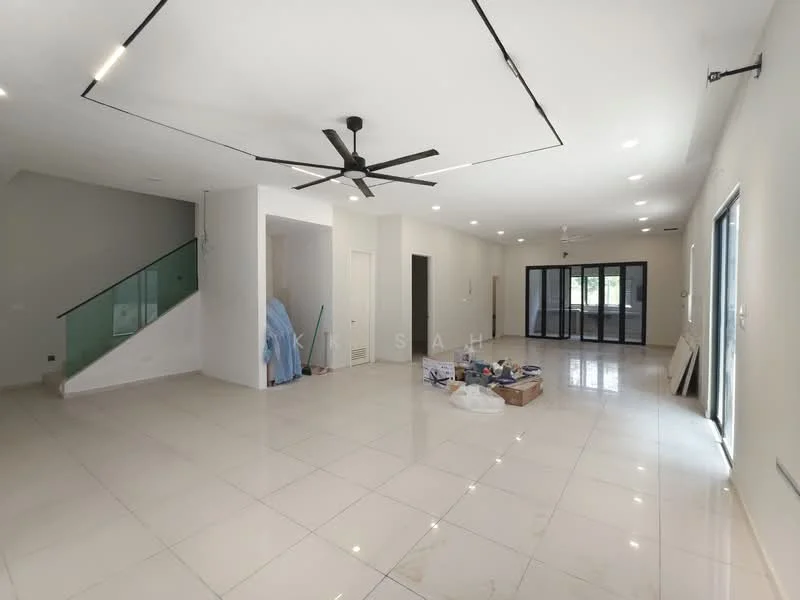 Living features: large open space, white painted walls, polished ceramic tile flooring, 5-blade ceiling fan with light, recessed downlights, floor-to-ceiling sliding glass doors, access to outdoor area, staircase with glass railing, neutral color palette, decorative ceiling design; style: modern; view: garden.