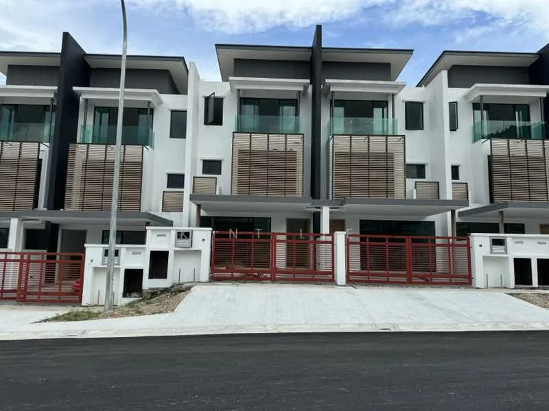 Exterior type: linked terrace house; features: white painted facade, horizontal wooden slats on balconies, flat roof, two-storey structure, red metal gate, manicured front yard, concrete driveway, glass balcony railings, modern architectural design; style: modern.