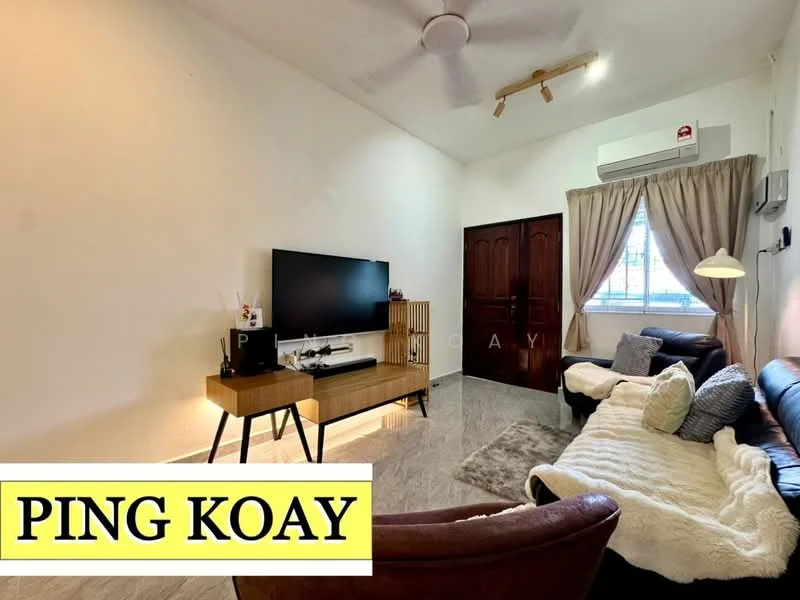 Living features: white painted walls, marble tile flooring, 5-blade ceiling fan, wall-mounted TV, wooden TV console, black leather sofa, white throw blanket, curtains, air conditioning unit, decorative floor lamp; style: modern.