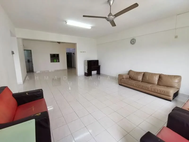 Living features: white painted walls, glossy ceramic tile flooring, 5-blade ceiling fan, wall clock, 3-seater leather sofa in beige, 2-seater fabric sofa in red, TV console, freestanding TV cabinet, large windows, natural light, open layout; style: modern.