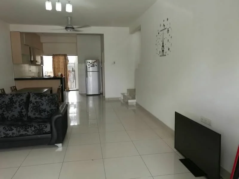 Living features: 3-seater fabric sofa in black, flat-screen TV on stand, white painted walls, glossy tile flooring, ceiling fan, recessed downlights, open layout to kitchen, sliding glass door leading to outdoor area; style: modern. Kitchen features: kitchen cabinetry in light wood, stainless-steel fridge, black countertop, open-plan layout, tile flooring; style: modern.