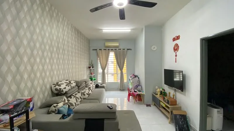Living features: 3-seater fabric sofa in grey, 2-seater fabric sofa in grey, ceiling fan with light, wall-mounted TV, TV console, decorative wall clock, white walls, light grey accent wall with geometric pattern, tile flooring, curtains, shelves with decorative items, area rug; style: modern.