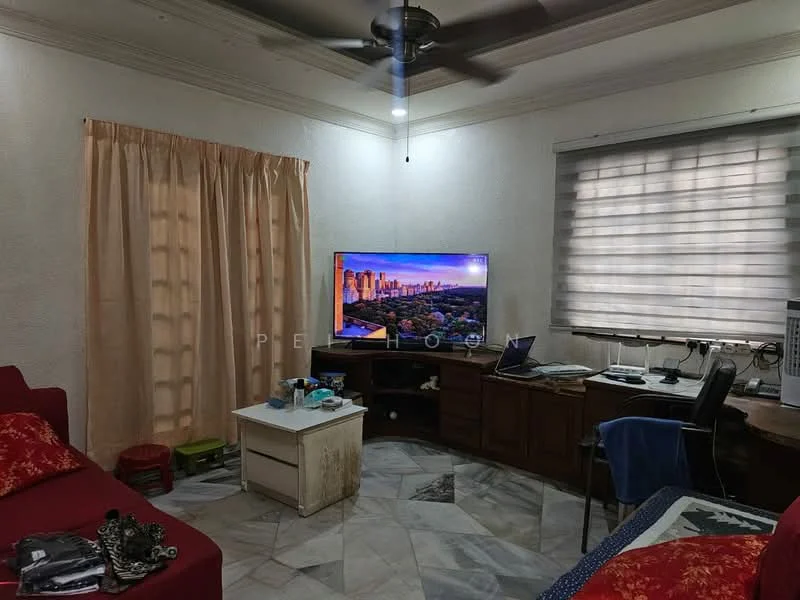Living features: red fabric sofa with floral pattern, coffee table, wall-mounted TV, wooden TV console, curtains in beige, marble flooring, ceiling fan with light, decorative wall with textured finish, window with horizontal blinds, side table, computer desk with chair; style: traditional; view: city.