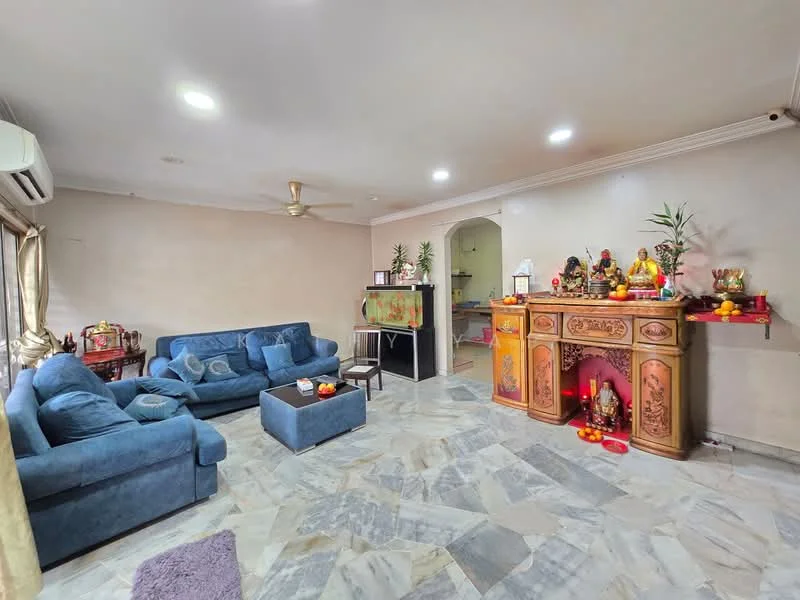 Living features: 3-seater fabric sofa in blue, 2-seater fabric sofa in blue, coffee table, marble flooring, ceiling fan with light, wall-mounted aquarium, decorative altar with statues, wall-mounted shelves, curtains, LED recessed downlights; style: modern.