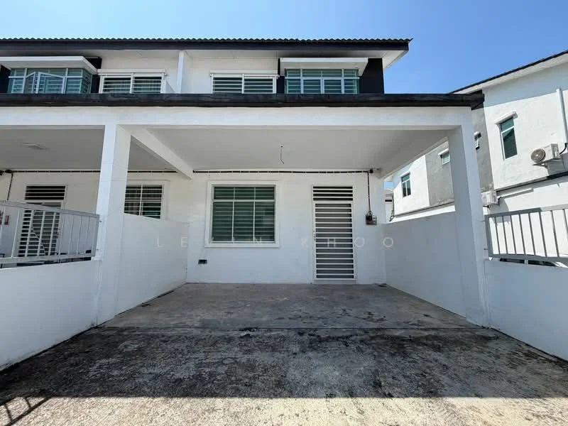 Exterior type: linked terrace house; features: white painted facade, flat roof, single-storey, concrete driveway, metal railing, large windows, front porch area, visible air conditioning units; style: modern.