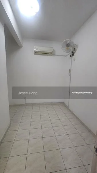 Room features: white painted walls, tile flooring, 1 wall-mounted split AC, ceiling light, no visible furniture; style: minimalist.