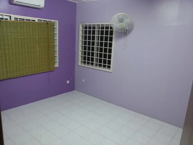 Room features: purple painted walls, white tiled flooring, 1 wall-mounted split AC, ceiling fan, window with security bars, window treatments with bamboo blinds.