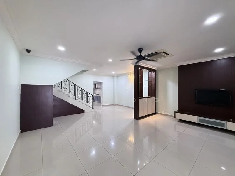 2-Sty Terrace House 🌟 Freehold 🌟 LA : 20 X 70 🌟 Good Condition 🌟 Taman Sri Putra Mas @ Sg Buloh, Sungai Buloh — view 2 of 5 — for Sale
