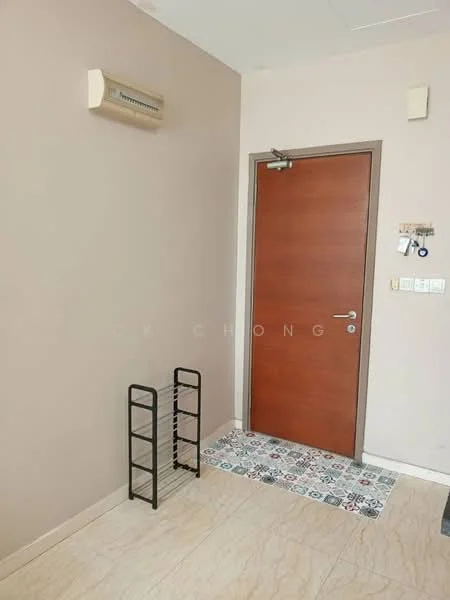Room features: cream painted walls, light-colored flooring, wall-mounted air conditioning unit, wooden door, metal shoe rack, decorative floor mat with patterned design; style: modern.