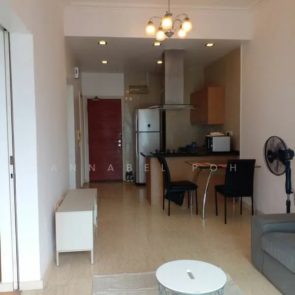 Living features: light-colored tiled flooring, white painted walls, recessed downlights, 5-blade ceiling fan, sofa in grey fabric, coffee table, dining table with chairs, kitchen island with bar stools, stainless-steel fridge, built-in kitchen cabinets, microwave, kitchen exhaust hood; style: modern.