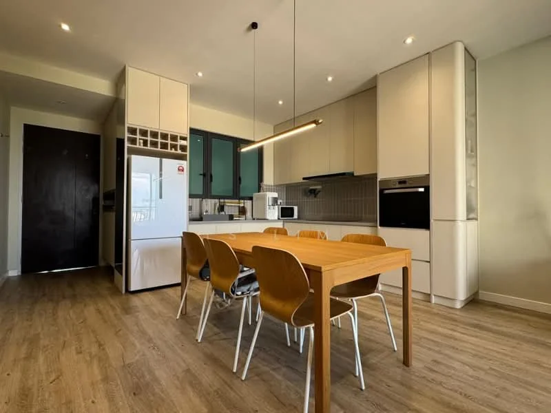 Kitchen features: white cabinetry with flat-panel design, black countertop, stainless-steel refrigerator, built-in oven, microwave, 4-burner gas hob, tile backsplash, pendant lighting, wooden dining table, 4 wooden dining chairs, laminate flooring, recessed downlights; style: modern.