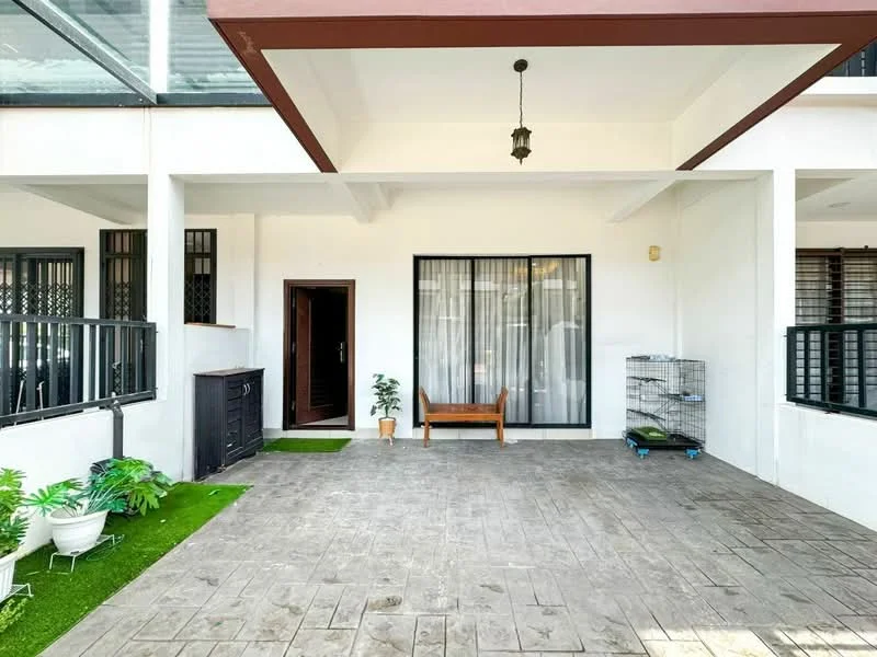 Exterior type: linked terrace house; features: covered porch area, sliding glass door, wooden bench, decorative plant, outdoor flooring with stone pattern, black metal storage cabinet, cage for pets, green grass patch, white painted walls, overhead pendant light; style: modern.