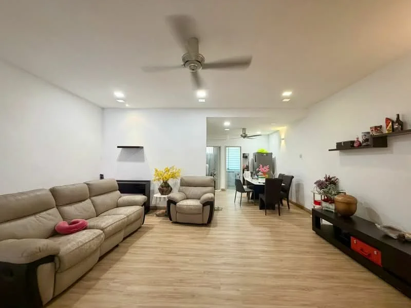 Living features: 3-seater leather sofa in beige, 2-seater leather sofa in beige, ceiling fan with light, wooden flooring, white painted walls, wall-mounted shelf, decorative vase with flowers, TV console in red and black; style: modern. Dining features: dining table for 4, black dining chairs, white walls, recessed downlights; style: modern.