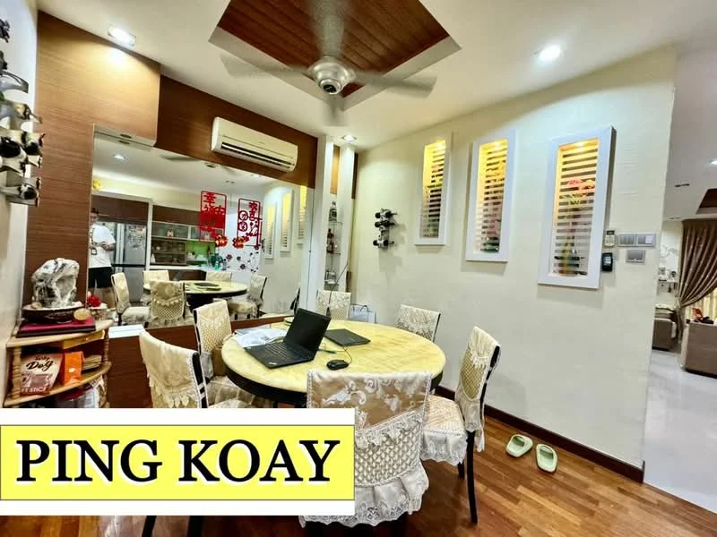 Dining features: round dining table, 4 upholstered dining chairs, ceiling fan with light, wooden flooring, white painted walls, decorative wall shelves, wall-mounted air conditioning unit, recessed lighting, decorative wall art; style: modern. Room features: white painted walls, wooden flooring.
