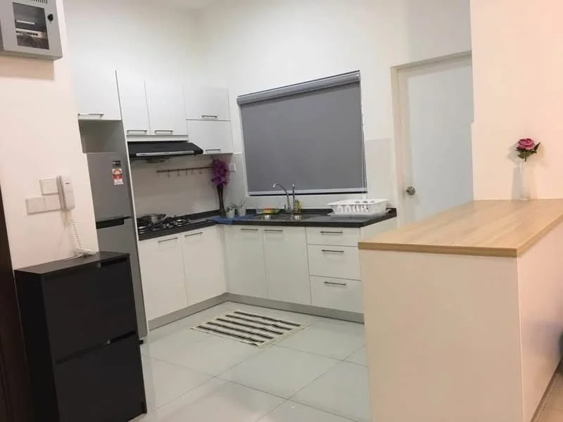Kitchen features: white shaker cabinets, black countertop, stainless-steel sink, chrome pull-down faucet, built-in gas hob, stainless-steel range hood, fridge, grey roller blinds, tile flooring, wall-mounted phone, decorative flower in vase, open shelving; style: modern.