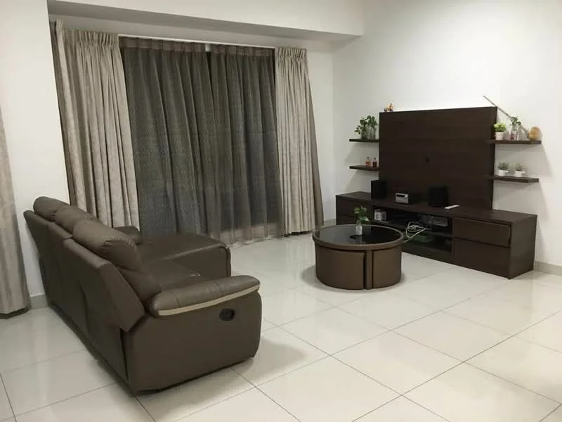 Living features: 3-seater leather sofa in brown, round coffee table, TV console in dark wood, wall-mounted TV, floor-to-ceiling windows with sheer curtains, light-colored walls, glossy white tile flooring, shelves with decorative plants; style: modern.
