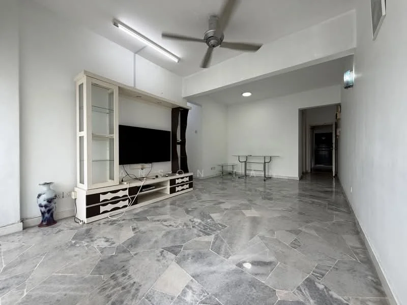 Living features: marble flooring, white painted walls, 5-blade ceiling fan, wall-mounted TV, TV console with storage, decorative vase, dining table with chairs, recessed lighting; style: modern. Room features: white painted walls, marble flooring.
