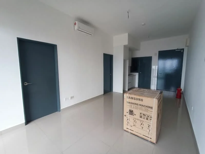 Room features: white painted walls, grey tiled flooring, 1 wall-mounted split AC, 1 door leading to unknown room, 1 door leading to bathroom, 1 door leading to kitchen, fire extinguisher, cardboard box with washing machine, ceiling light fixture; style: modern.