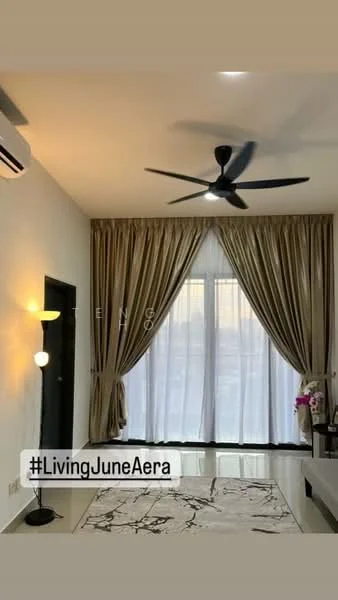 Living features: 5-blade ceiling fan with light, floor-to-ceiling windows, sheer curtains, blackout curtains, light-coloured walls, laminate flooring, area rug with marble pattern, decorative floor lamp, wall-mounted air conditioning unit, potted plants; style: modern; view: city.