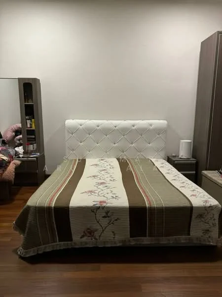 Bedroom features: king-size bed with upholstered headboard, decorative bedspread with floral pattern, wooden flooring, white painted walls, nightstand with lamp, built-in wardrobe, full-length mirror, decorative pillows; style: modern.