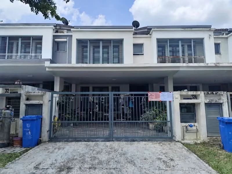 Exterior type: linked terrace house; features: two-storey building, grey painted facade, sliding glass doors, horizontal louvered windows, front gate with metal bars, concrete driveway, two blue trash bins, landscaped front area, satellite dish on roof, manicured lawn, paved walkway; style: modern.