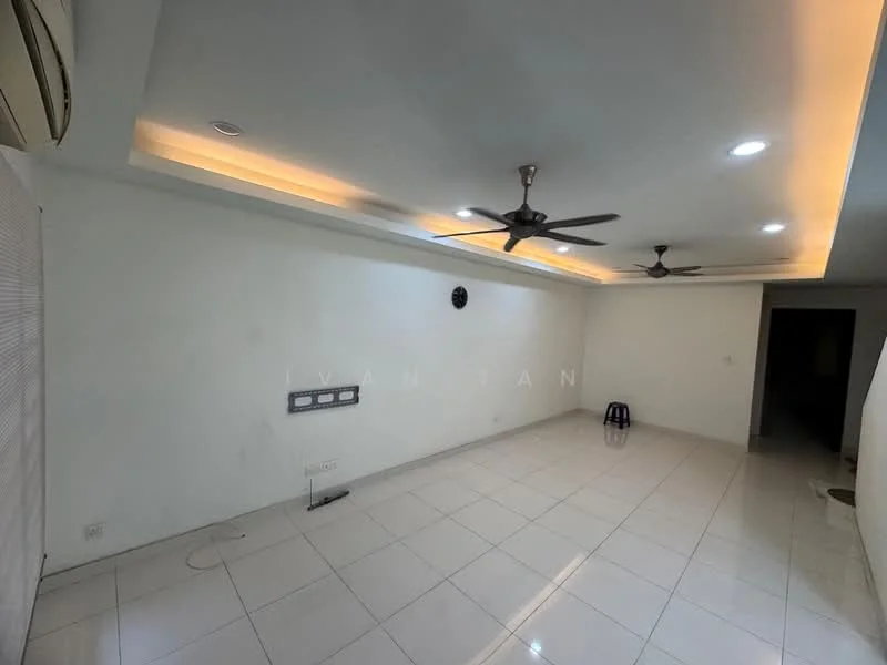 Living features: white painted walls, glossy white tile flooring, tray ceiling with recessed lighting, 2 ceiling fans, wall-mounted TV outlet, air conditioning unit, neutral decor, open layout; style: modern.
