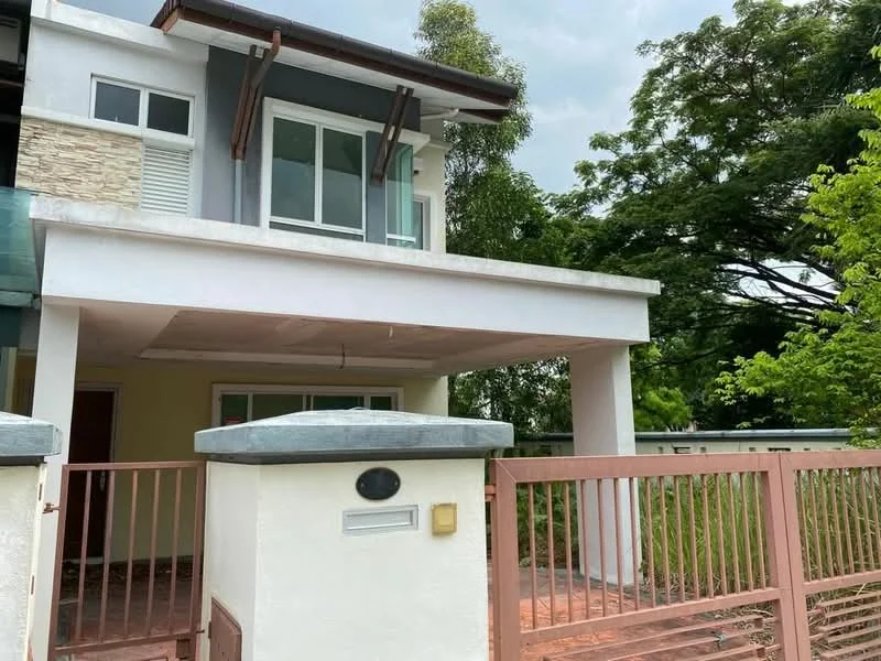Exterior type: semi-detached house; features: white painted facade, grey accent wall, stone cladding, flat roof, double-storey, manicured lawn, fenced yard, gated entry, porch area, large windows, front door with sidelights; style: modern.