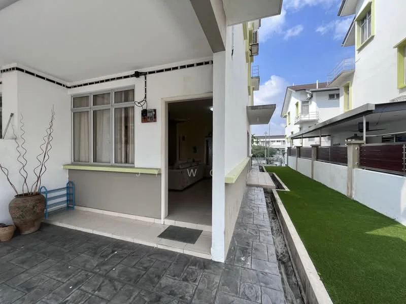Exterior type: linked terrace house; features: white painted facade, grey accent wall, sliding glass door, manicured lawn, stone-paved walkway, outdoor space with artificial grass, windows with grid pattern, covered porch area, side pathway, decorative planter; style: modern.