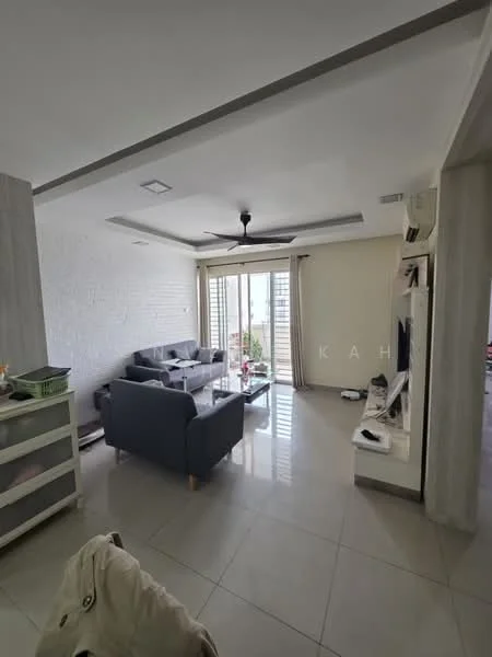 Aman Heights Condominium, Taman Bukit Serdang, Seri Kembangan — view 1 of 5 in Taman Bukit Serdang — for Sale