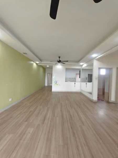 Living features: light wood laminate flooring, green accent wall, white painted walls, recessed downlights, 5-blade ceiling fan, mirrored wall, open layout, large windows, doorway leading to other rooms; style: modern.