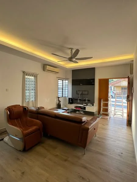 Living features: brown leather sectional sofa, recliner chair, wall-mounted TV, TV console, ceiling fan with light, recessed LED lighting, wooden flooring, air conditioning unit, window with sheer curtains, light-colored painted walls, decorative wall shelf; style: modern.