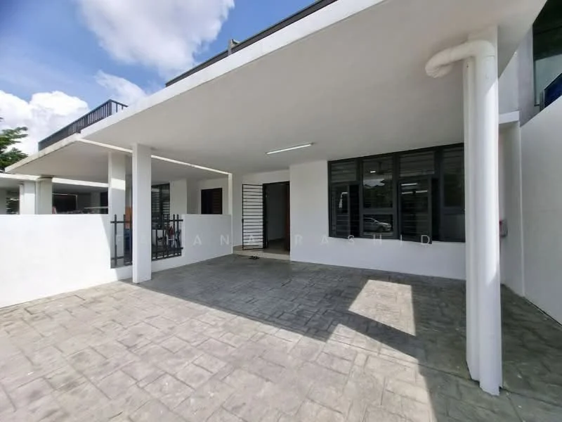 Exterior type: linked terrace house; features: flat roof, white painted facade, stone-paved walkway, manicured lawn, large windows, covered porch area, open layout, concrete flooring, surrounded by greenery; style: modern.