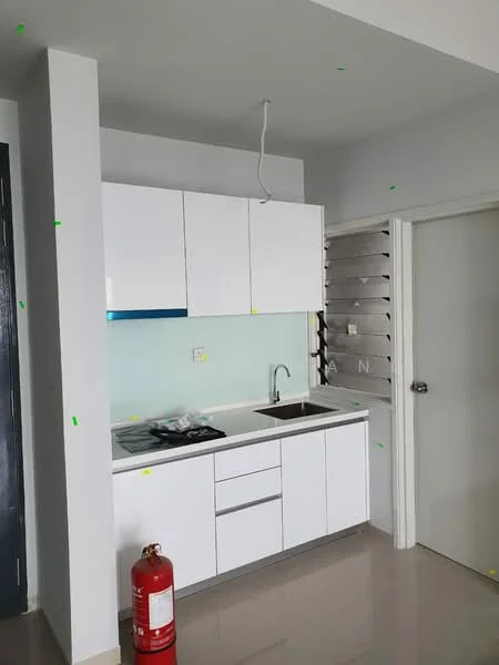 Kitchen features: white cabinetry, single-bowl stainless-steel sink, chrome pull-down faucet, 4-burner gas hob, light blue backsplash, white countertop, tile flooring, fire extinguisher, sliding window with louvered panels, recessed ceiling lights; style: modern.