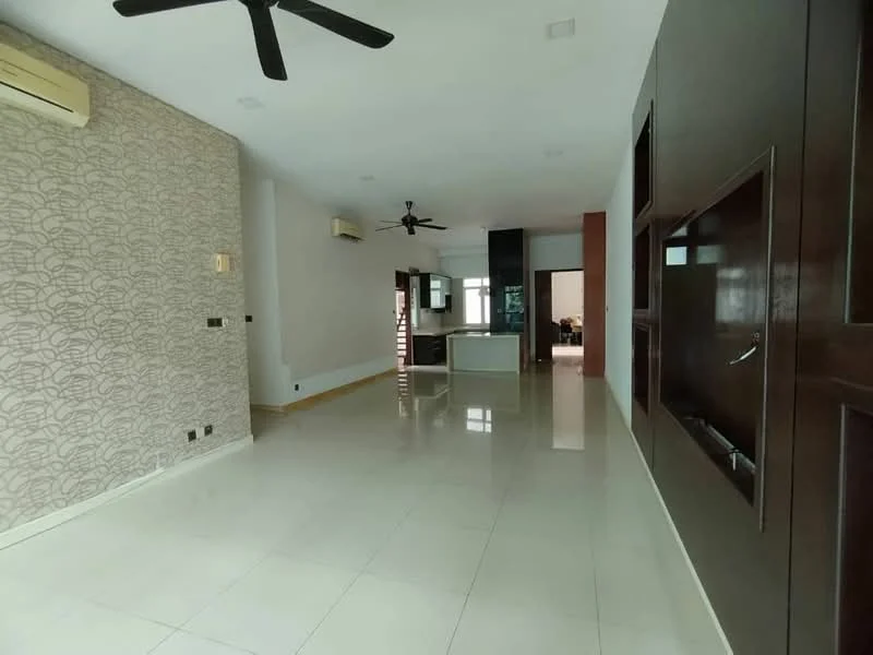 Living features: cream painted walls, feature wall with geometric pattern, glossy tile flooring, 2 ceiling fans, wall-mounted air conditioning unit, open layout, recessed lighting, built-in cabinetry, large windows for natural light; style: modern.