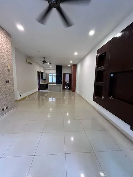 Living features: glossy porcelain tile flooring, white painted walls, feature wall with textured wallpaper, ceiling fan, recessed downlights, built-in wall unit, large windows for natural light, open layout; style: modern.