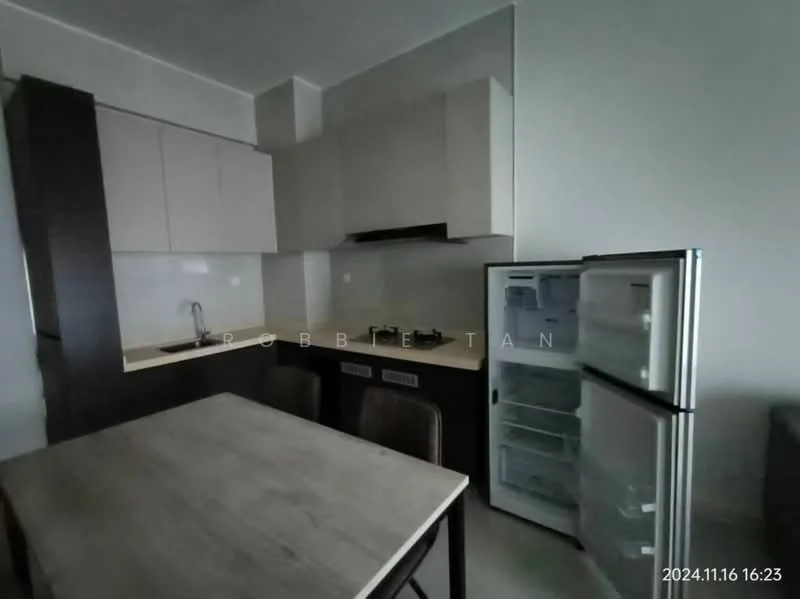 Kitchen features: light grey cabinetry, white countertop, stainless-steel sink, chrome pull-down faucet, built-in gas hob, exhaust hood, stainless-steel fridge, wooden dining table, metal dining chairs, grey wall, tile backsplash, floor-to-ceiling cabinets; style: modern.
