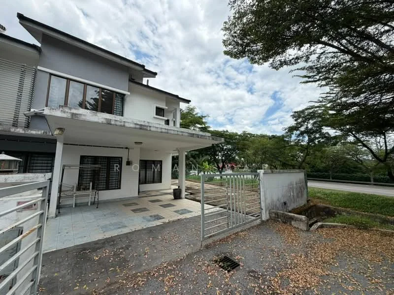 Exterior type: semi-detached house; features: white painted facade, flat roof, 2-storey structure, manicured lawn, paved walkway, fenced perimeter, gated entry, surrounded by mature trees, driveway, outdoor patio area; style: modern.